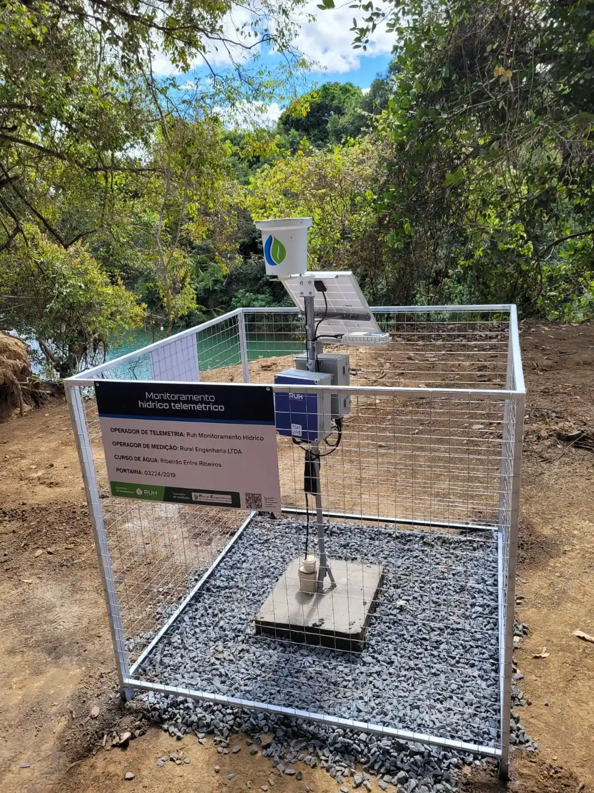 Imagem de estação fluvimétrica telemétrica